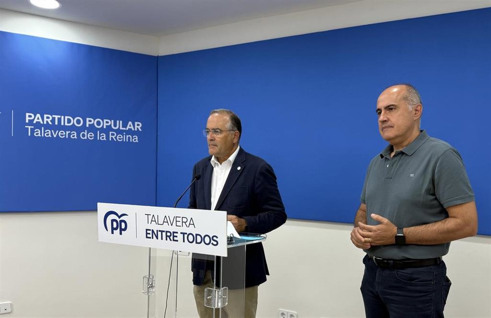 El alcalde de Talavera de la Reina, José Julián Gregorio, en rueda de prensa.