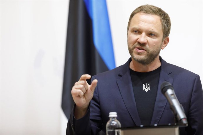 Archivo - El ministro de Exteriores estonio, Margus Tsahkna, durante un viaje a Kiev.