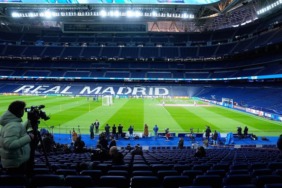 Archivo - Vista general del Estadio Santiago Bernabéu, durante un entrenamiento.
