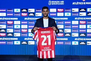 El central argentino Cristian 'Cuti' Romero durante su presentación como nuevo jugador del Atlético de Madrid.