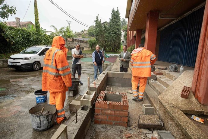 Obras de la rampa adaptada en el colegio Mateo Escagedo Salmón de Caciedo