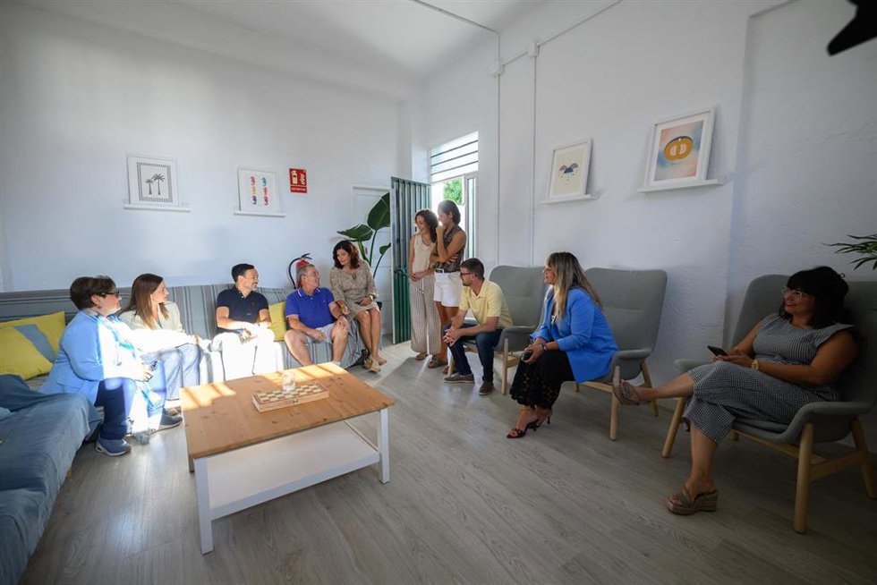 Visita del vicepresidente del Cabildo de Tenerife, Lope Afonso, a las instalaciones del primer hogar funcional de Canarias para personas mayores con trastorno mental grave