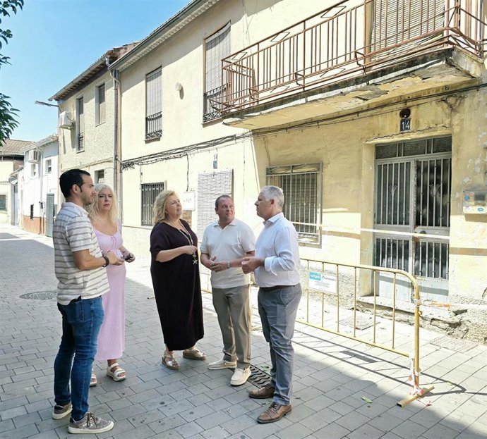 Miembros del grupo socialista en Diputación junto al alcalde de Cúllar Vega, Jorge Sánchez