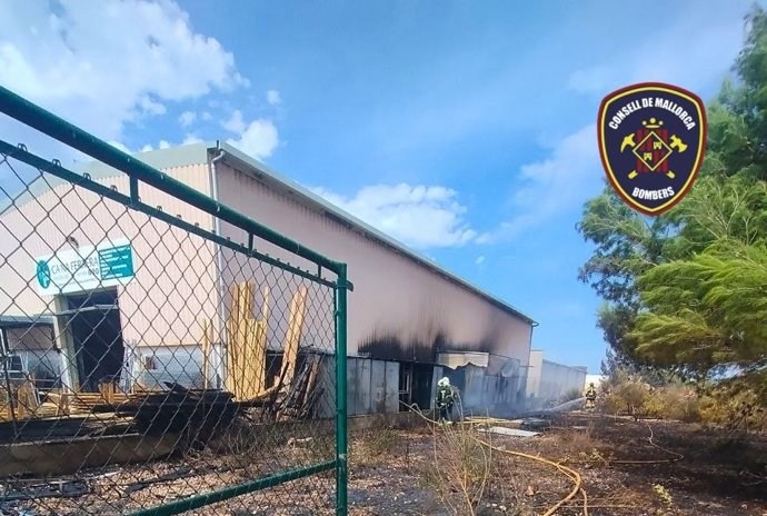 Incendio en el polígono de Can Picafort