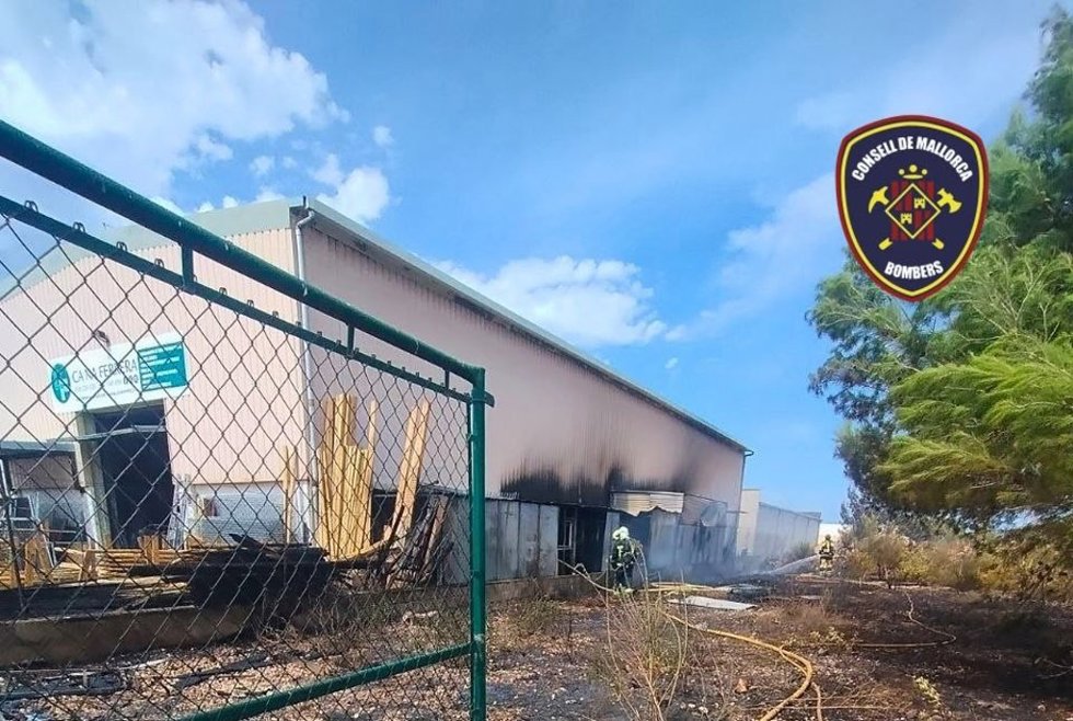 Incendio en el polígono de Can Picafort