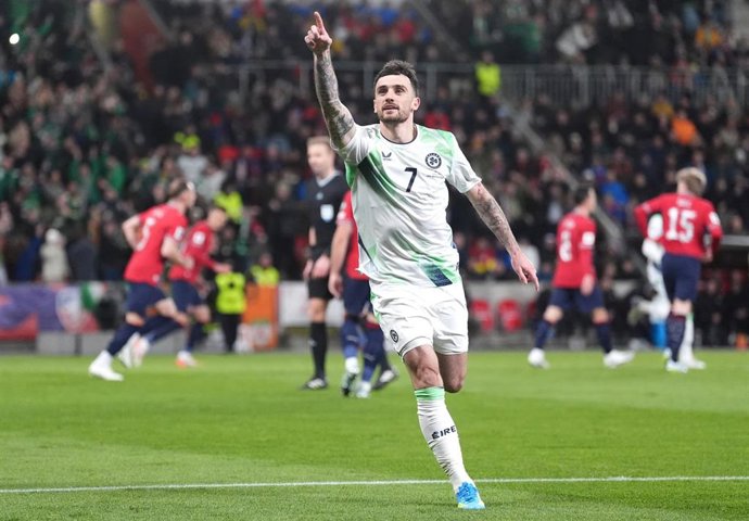 Archivo - Troy Parrott, durante un partido.