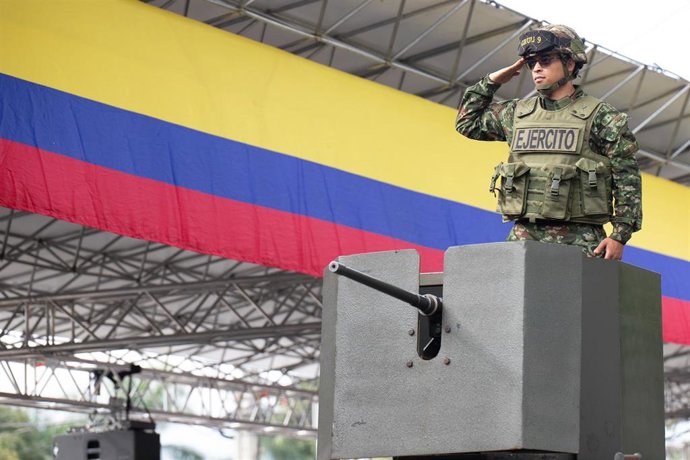 Archivo - Efectivo del Ejército colombiano