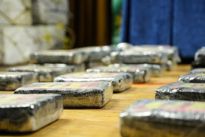 Archivo - Droga incautada en una operación policial en La Puebla del Río (Sevilla), en enero de 2025.