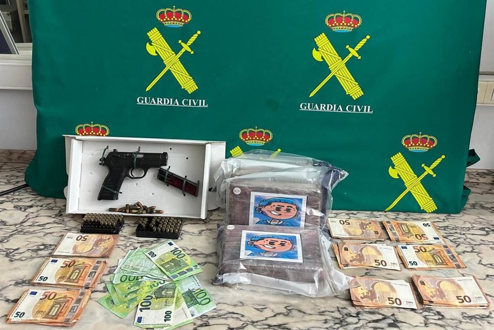 Material incautado por la Guardia Civil de Lugo