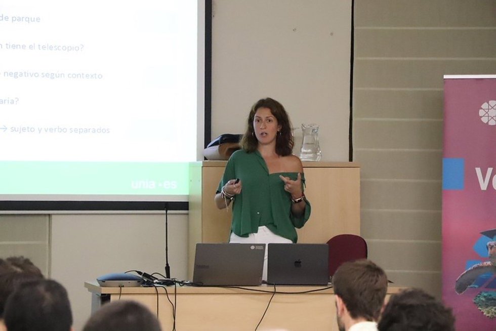 Vanessa Moscardó en su ponencia en la UNIA.