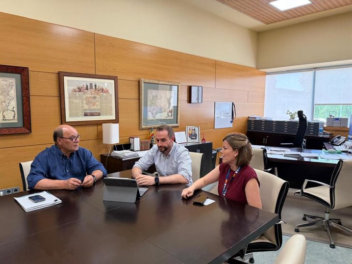 El director general de Universidades, Investigación e Innovación, José Antonio Castro, en la reunión de trabajo con el director del Parque Científico y Tecnológico de Castilla-La Mancha, Agustín Moreno.