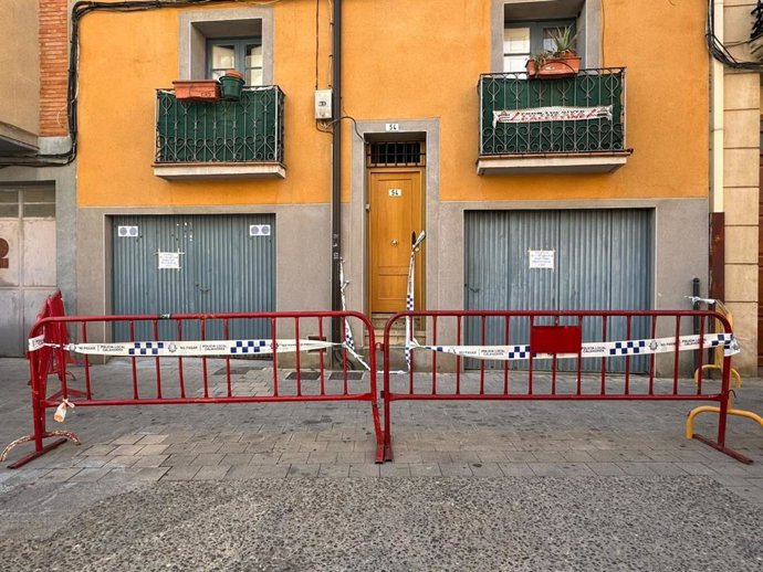 Hundimiento de una bajera en la calle El Sol de Calahorra