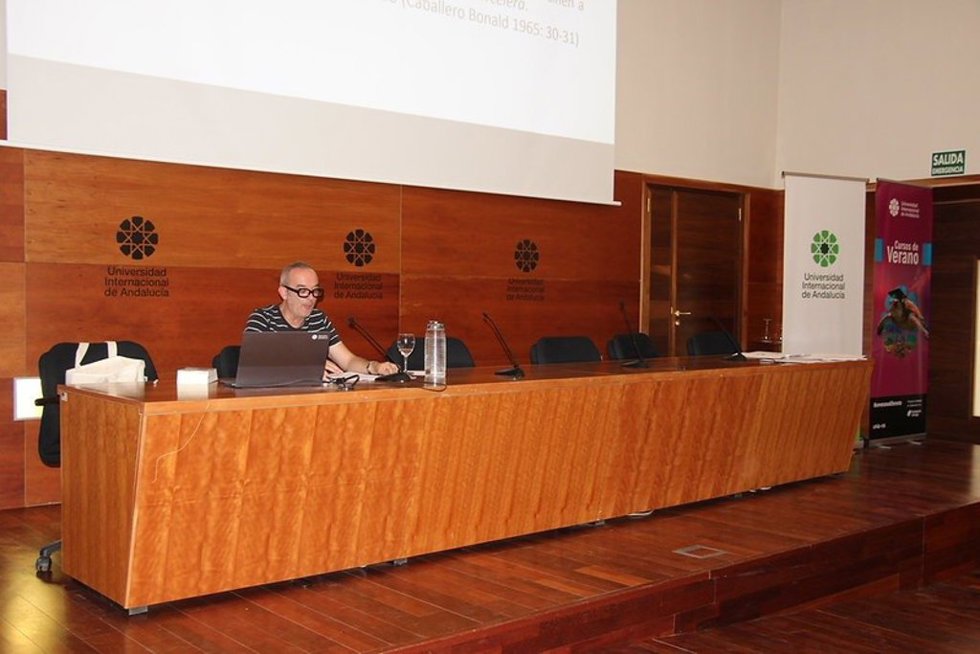 Juan Carlos Abril durante su ponencia en la UNIA.