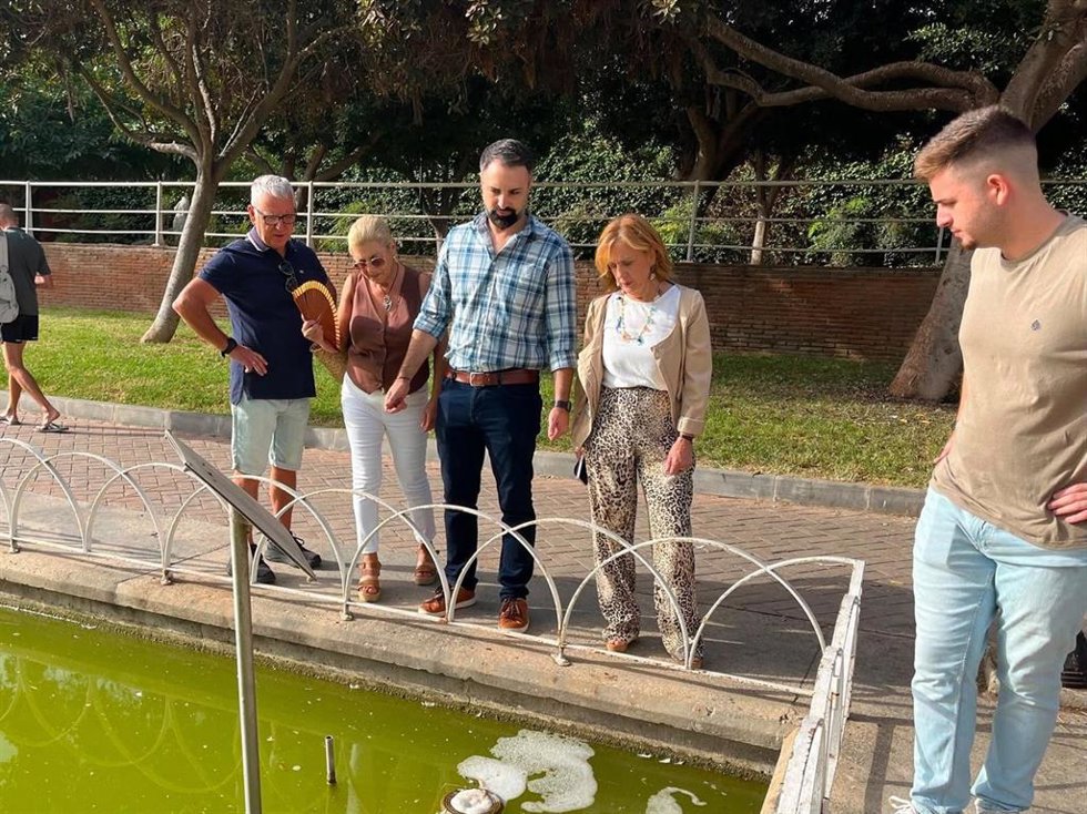 El portavoz del Grupo Municipal Socialista, Mariano Ruiz Araujo,y la concejala del PSOE Begoña Medina en una imagen de archivo.