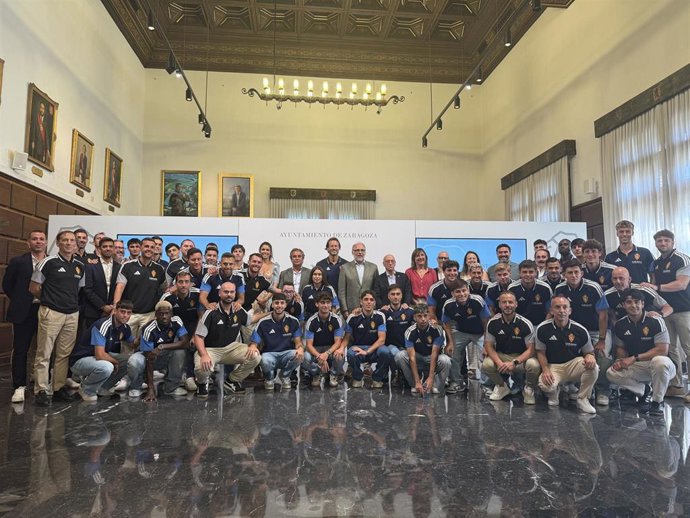 El Ayuntamiento destaca el apoyo de una afición que ya supera los 22.000 abonados y reivindica la unión entre club, ciudad e instituciones para afrontar una temporada marcada por el objetivo del ascenso