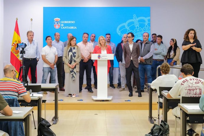 La consejera de Desarrollo Rural, Ganadería, Pesca y Alimentación, María Jesús Susinos, informa sobre las medidas adoptadas por el Gobierno de Cantabria en relación con la situación de sequía agraria.
