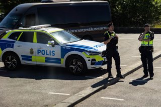 Archivo - July 1, 2025, MalmĂ, SkĂĄNe, Sweden: Swedish police is seen during the celebration to mark the Ă�resund Bridge's 25th anniversary.Â  The Ă–resund Bridge, which connects Danish capital Copenhagen in Denmark and MalmĂ in southern Sweden, was inau