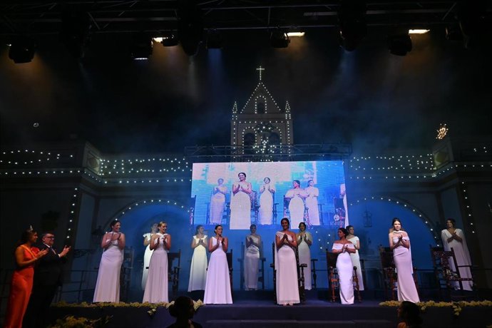 Imagen de la procalamación de la Reina de la Fiesta de la Vendimia de Los Santos de Maimona.