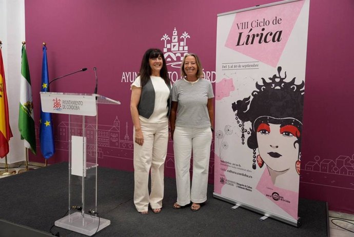 Juana Castillo e Isabel Albás en la presentación de la octava edición del Ciclo de Lírica 'Voces de Córdoba, Grandes Voces'.