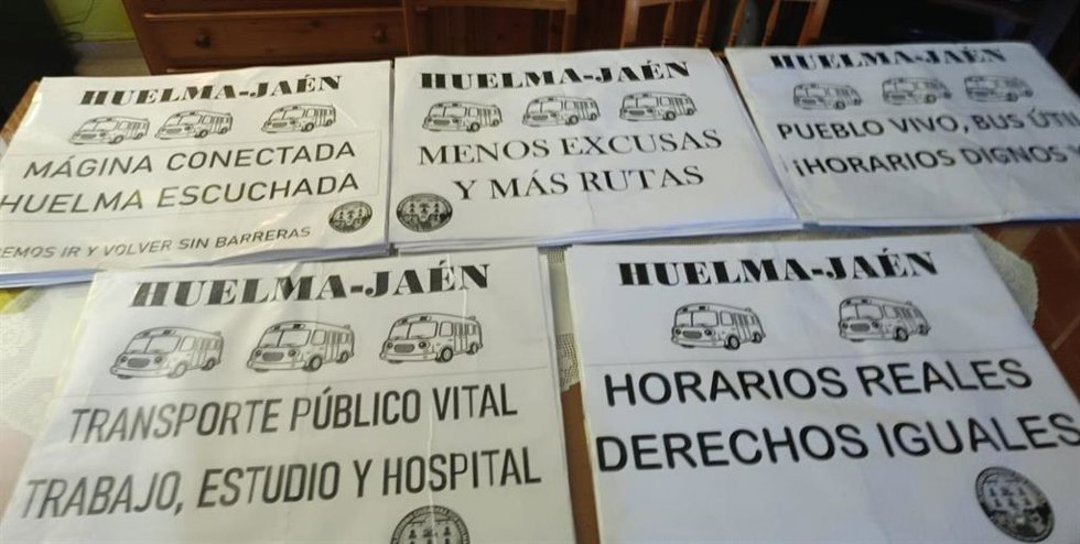Carteles alusivos al transporte público.