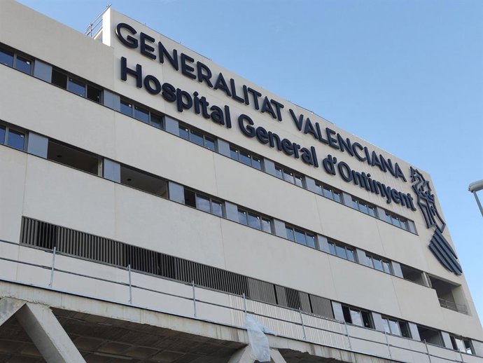 Archivo - Fachada del nuevo Hospital General de Ontinyent