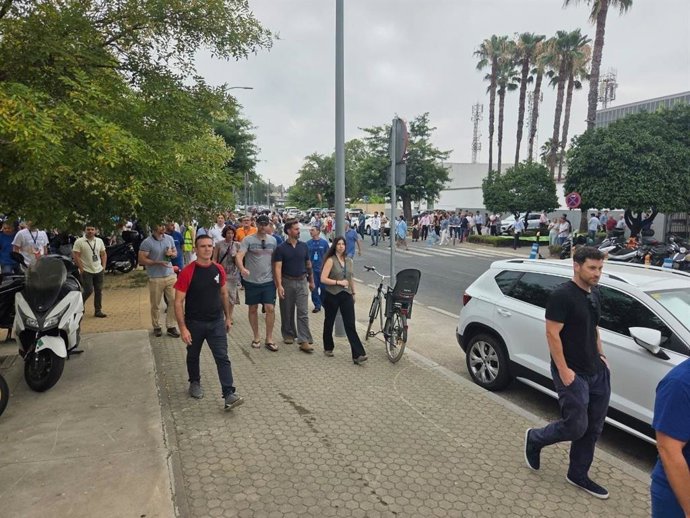 Archivo - Protestas de los trabajadores de Airbus en la planta de Tablada (Sevilla).