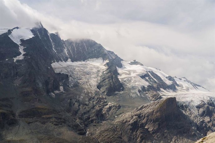 Archivo - El monte de Grossglockner y el glaciar de Pasterze, en los Alpes Austriacos