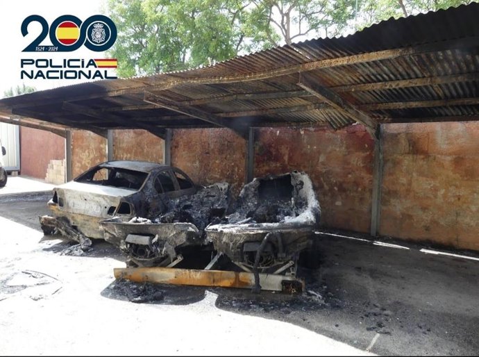 Daños causados por el incendio provocado por el detenido.