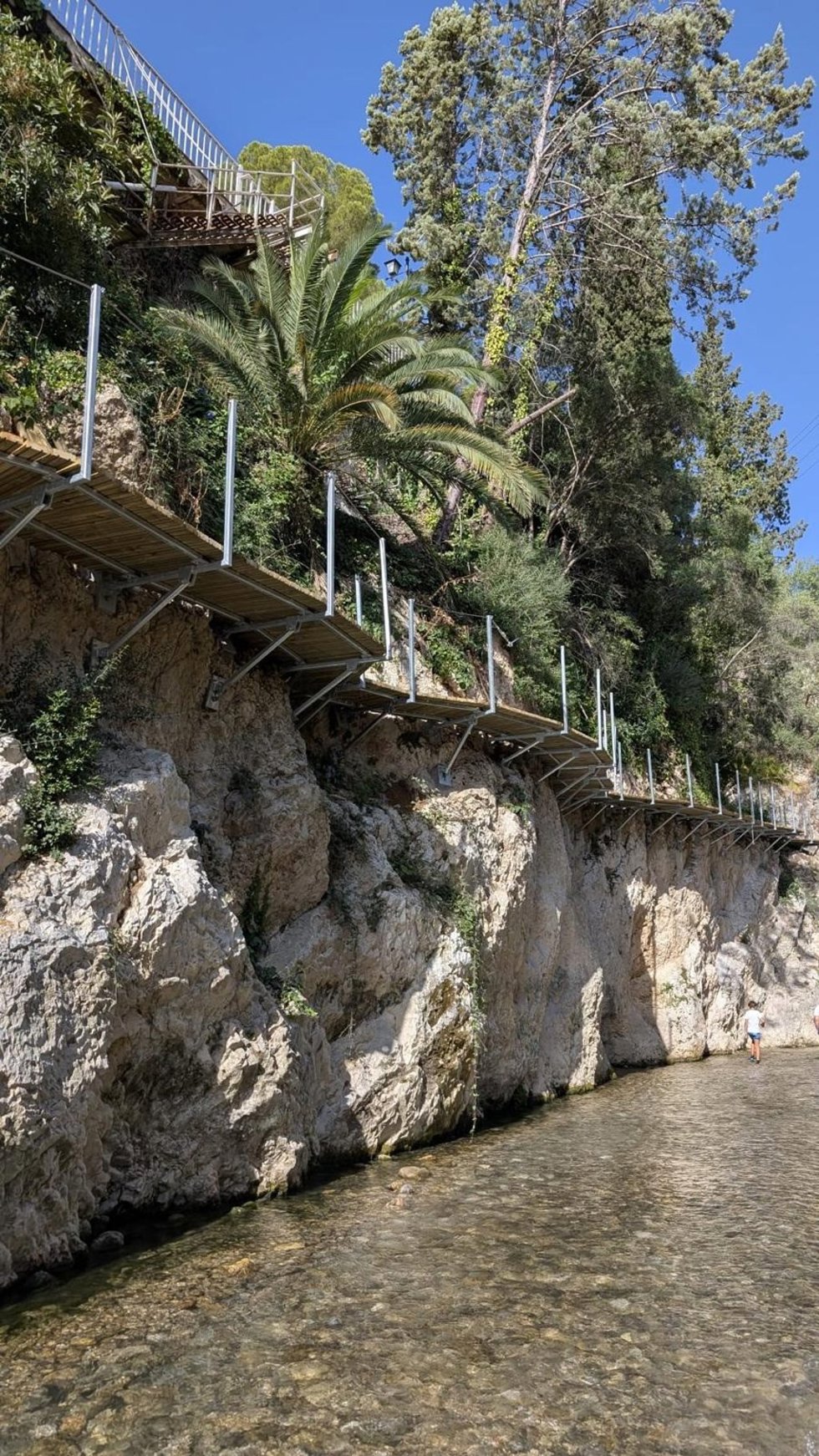 El Ayuntamiento de Jaén espera tener listo a finales de este otoño el recorrido de pasarelas y demás elementos para disfrutar el trazado turístico ambiental que discurre por Los Cañones en su segunda fase.