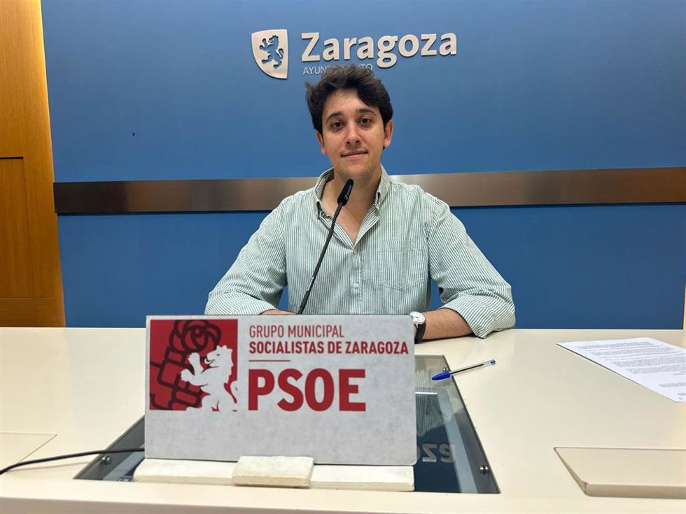 Archivo - El concejal del grupo municipal del PSOE en el Ayuntamiento de Zaragoza, Guillermo Ortiz