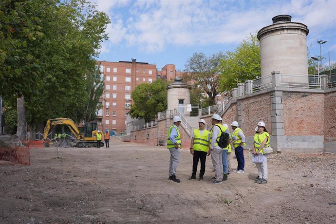 El consejero de Cultura, Turismo y Deporte de la Comunidad de Madrid, Mariano de Paco, visita las obras del proyecto Milla Canal.