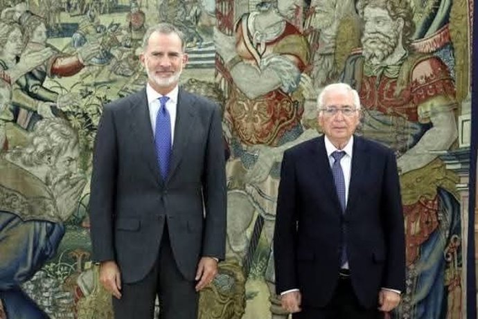 El Rey Felipe VI junto al presidente de Melilla y del PP regional, Juan José Imbroda.