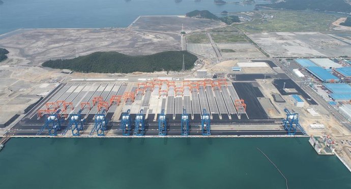 Archivo - Imagen de archivo del nuevo puerto automatizado de Busan 