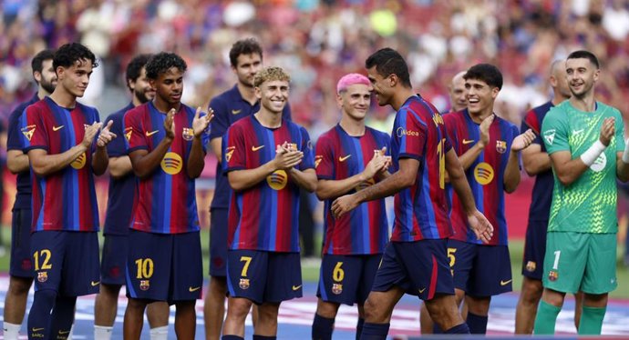 Presentación de los jugadores del FC Barcelona en el Trofeo Joan Gamper