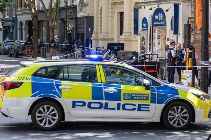Archivo - Coche de policía en Inglaterra