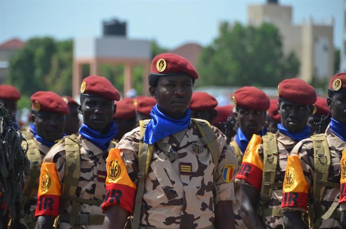 Archivo - Celebración militar del Día de la Independencia de Chad