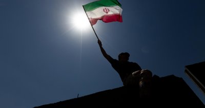 Irán amenaza con atacar intereses de países vecinos que respalde la ofensiva económica de EEUU
