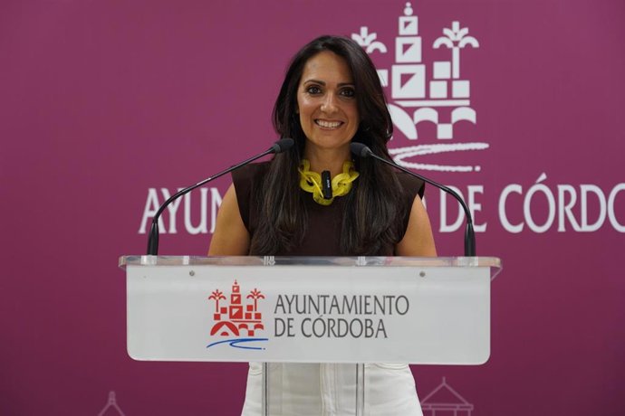 Archivo - La viceportavoz del PSOE en el Ayuntamiento de Córdoba, Mamen González. (Imagen de archivo).