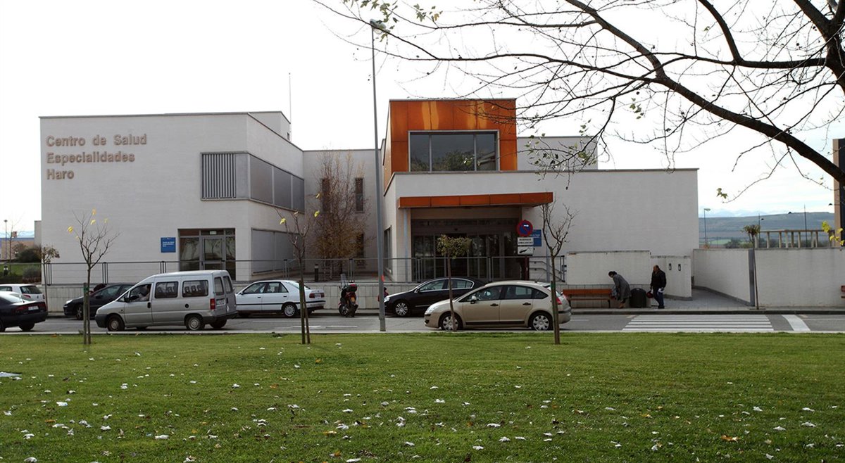 Trasladada al Centro de Salud de Haro una mujer tras ser atropellada en la plaza Castañares de Rioja