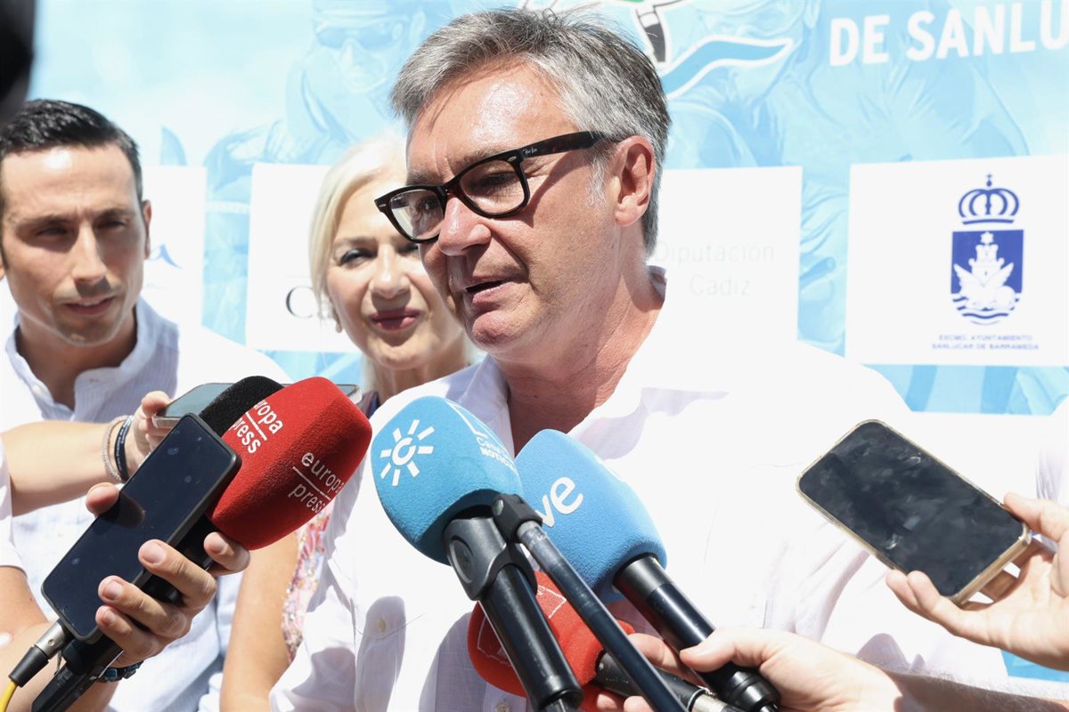 Gavira acusa a Sánchez de permitir que las mafias de tráfico de personas  hagan negocio  con la  invasión  de Ceuta