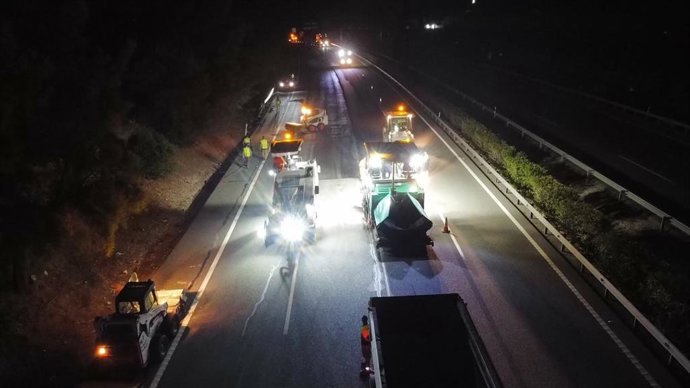 Actuaciones para mejorar el firme en la A-92 a su paso por Antequera.
