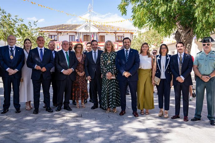 La secretaria general y portavoz parlamentaria del PP, Carolina Agudo, ha estado en la localidad de Almonacid de Toledo con motivo de sus fiestas.