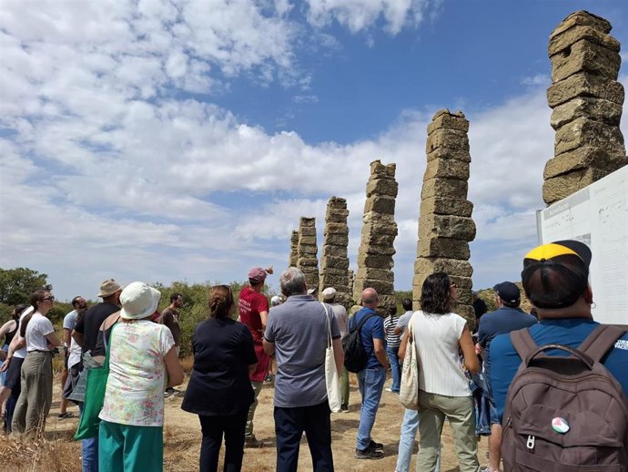 Visita turística al yacimiento arqueológico romano de Los Bañales.