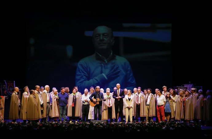 Francisco Javier López Marcano, homenajeado en el XXV Gran Capítulo de la Cofradía del Hojaldre de Torrelavega