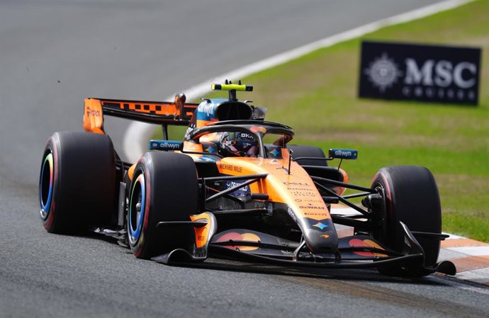 23 de agosto de 2026, Países Baixos, Zandvoort: O piloto britânico de Fórmula 1 Lando Norris, da equipe McLaren, disputa o Grande Prêmio da Holanda de Fórmula 1 no Circuito Mascot de Zandvoort. Foto: David Davies/PA Wire/dpa