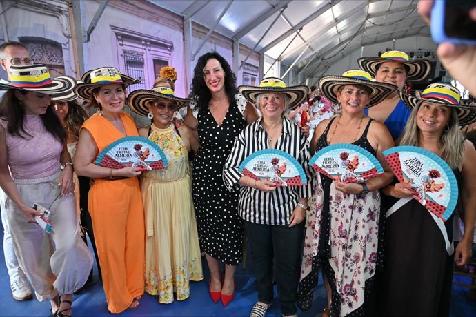 La alcaldesa de Almería, María del Mar Vázquez, en el tradicional Homenaje a la Mujer de la Feria de Almería.