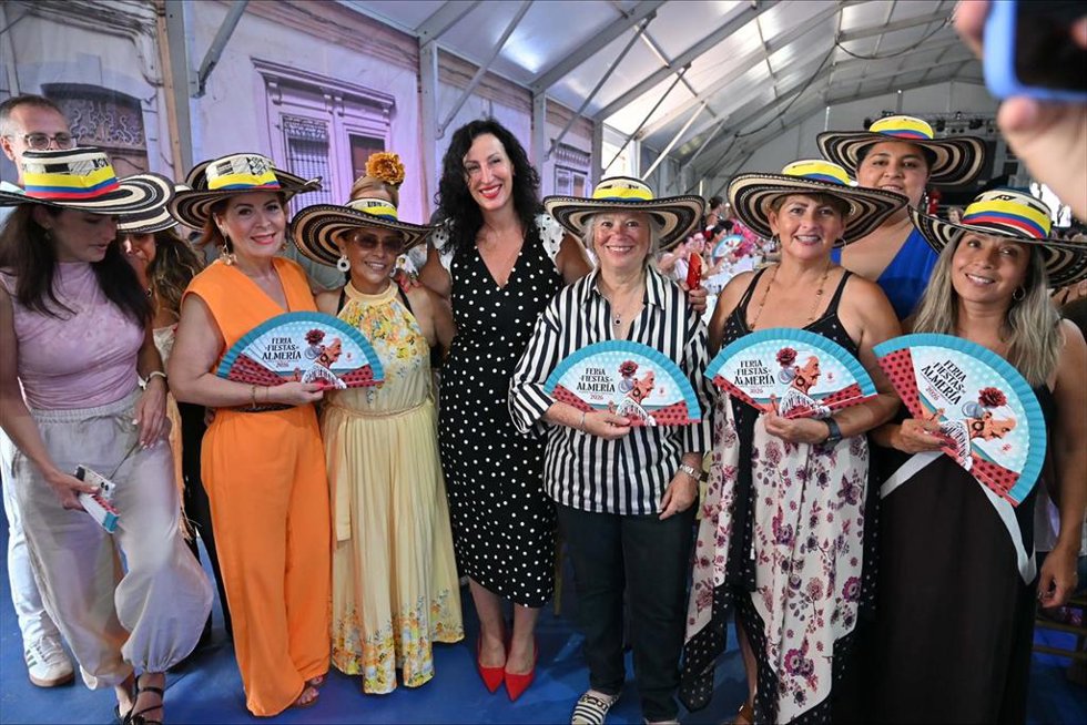 La alcaldesa de Almería, María del Mar Vázquez, en el tradicional Homenaje a la Mujer de la Feria de Almería.