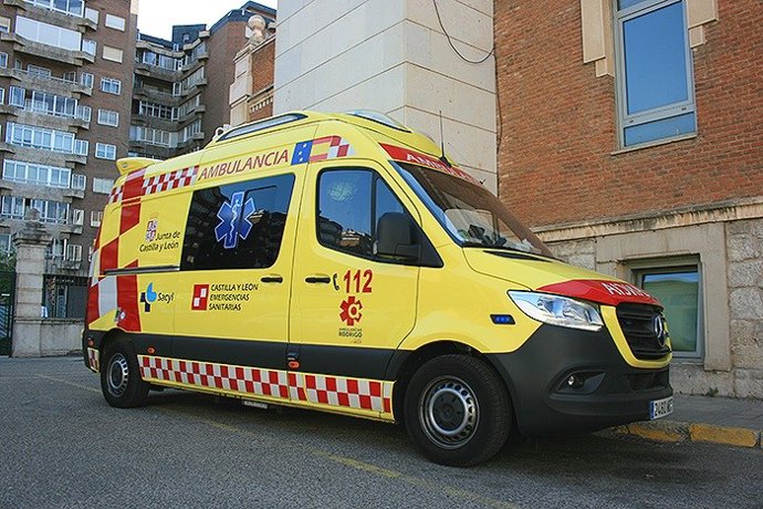 Archivo - Ambulancia de la Junta.