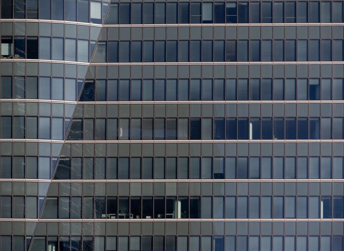 Archivo - Edificio de oficinas en Madrid