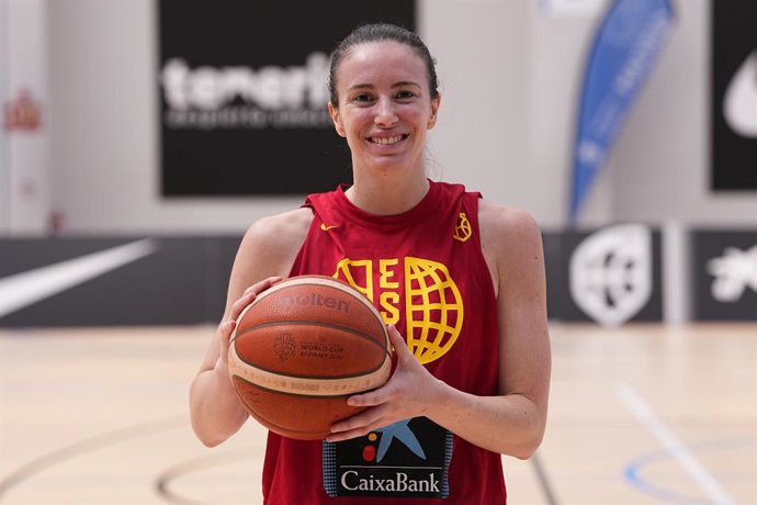 Aina Ayuso attends during the Spain Women’s National Basketball Team training camp at the Triangulo de Oro Sports Centre on March 10, 2026, in Madrid, Spain
